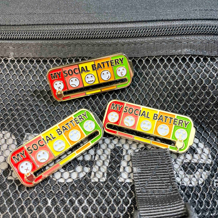 5 States Emoji Social Battery Slipping Lapel Pin