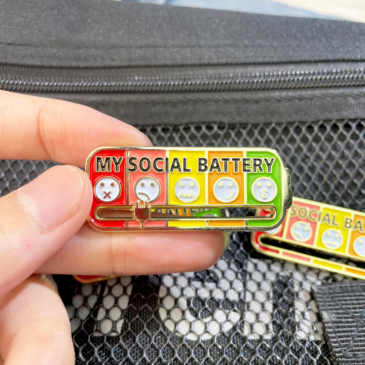 5 States Emoji Social Battery Slipping Lapel Pin